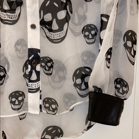 ( 77 Likes!! ) Skull 💀 button down w/a spiked neckline-goth/edgy - Picture 3 of 6